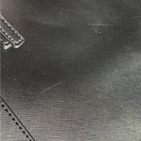 Guess Delaney Black Medium Classic Tote Bag - Picture 13 of 16